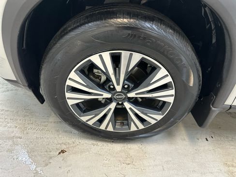 Certified 2022 Nissan Rogue SV image 11