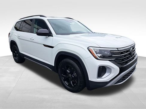 New 2026 Volkswagen Atlas Peak Edition AWD/4WD image 8