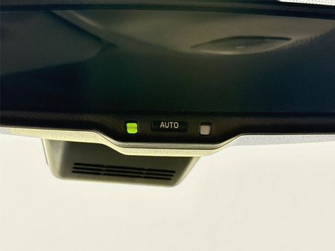 Used 2018 Toyota C-HR XLE image 20