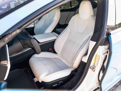 Used 2022 Tesla Model S Plaid image 36