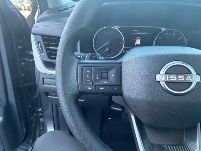 Used 2026 Nissan Rogue S FWD image 16