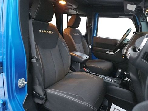 Used 2015 Jeep Wrangler Unlimited Sahara w/ Connectivity Group image 39