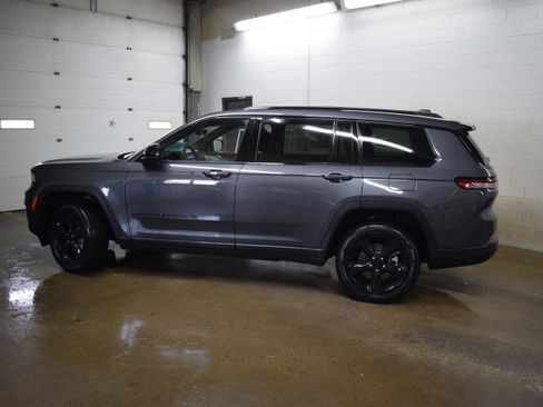 New 2025 Jeep Grand Cherokee L Limited w/ Black Appearance Package image 3