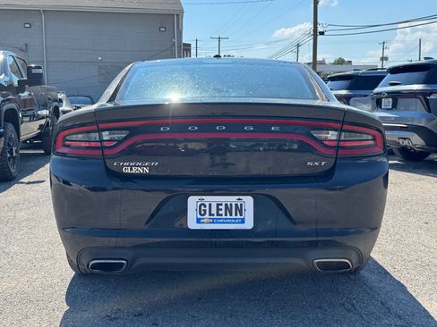 Used 2015 Dodge Charger SXT RWD image 5
