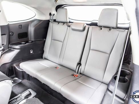 Used 2023 Toyota Highlander Platinum image 34