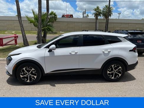 Used 2024 Kia Sportage EX FWD image 3