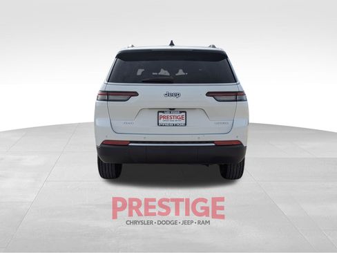 Used 2023 Jeep Grand Cherokee L Laredo AWD/4WD image 6