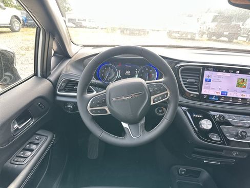 New 2026 Chrysler Pacifica Select FWD image 21