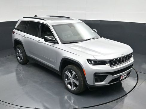 New 2026 Jeep Grand Cherokee Limited AWD/4WD image 46