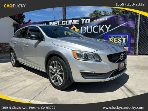 Used 2016 Volvo V60 T5 Cross Country Platinum AWD/4WD image 1