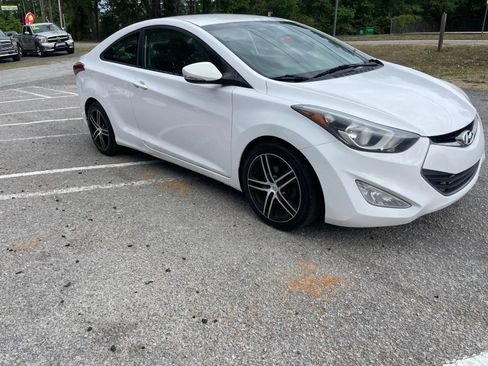Used 2014 Hyundai Elantra FWD image 5