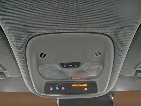 Used 2025 Chevrolet TrailBlazer LT image 16