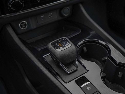 Used 2021 Nissan Rogue S image 20