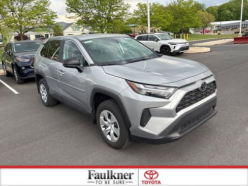Used 2025 Toyota RAV4 LE AWD/4WD image 2