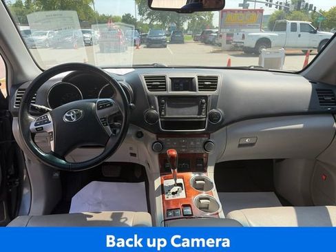 Used 2013 Toyota Highlander Limited AWD/4WD image 11