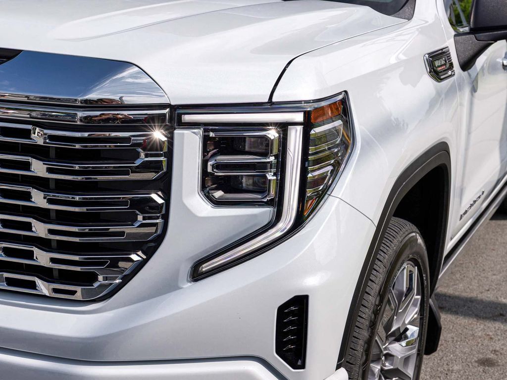 Used 2026 GMC Sierra 1500 Denali AWD/4WD image 37