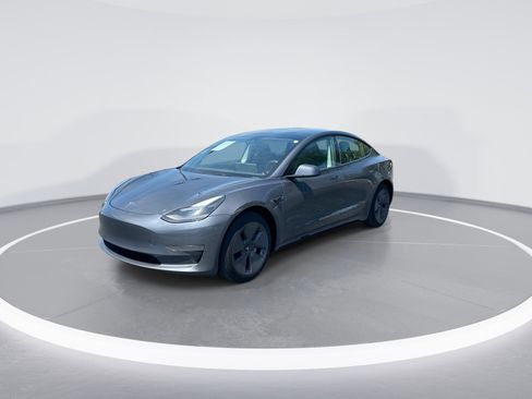 Used 2023 Tesla Model 3 Standard Range RWD image 5