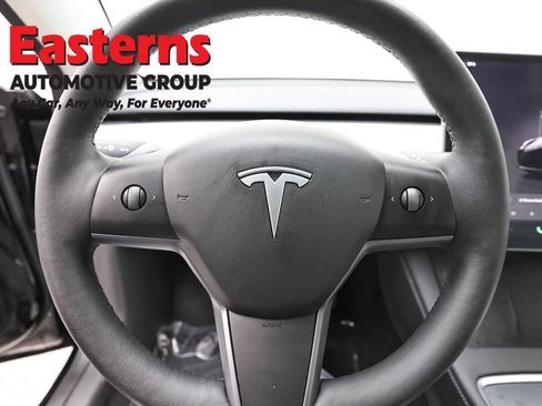 Used 2023 Tesla Model 3 Standard Range image 10