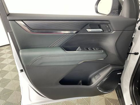 Certified 2026 GMC Acadia AT4 w/ Luxury Package AWD/4WD image 11