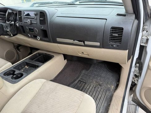 Used 2007 Chevrolet Silverado 1500 LT w/ Towing Package image 18