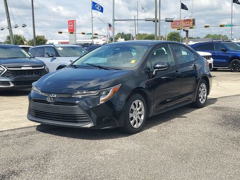 Used 2024 Toyota Corolla LE FWD image 2