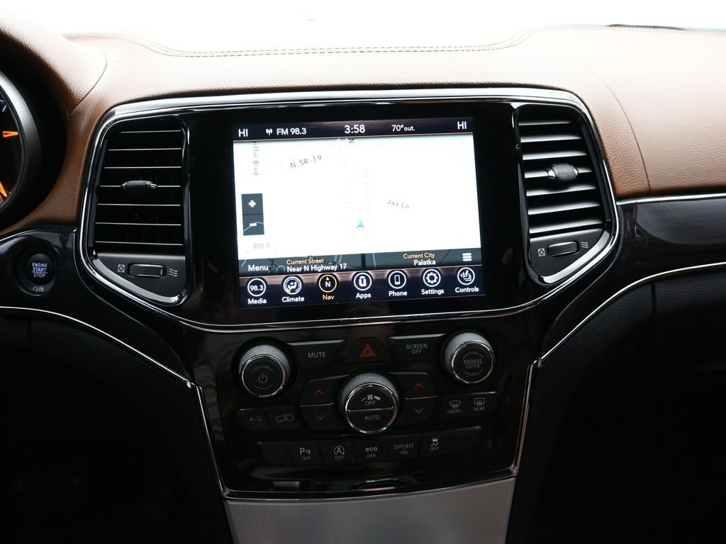 Used 2020 Jeep Grand Cherokee Overland w/ Interior Metal Package AWD/4WD image 16