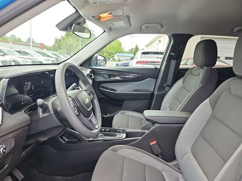 Used 2025 Chevrolet TrailBlazer LS w/ LS Convenience Package FWD image 21