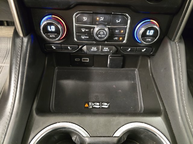 Used 2024 Chevrolet Tahoe Z71 w/ Luxury Package AWD/4WD image 29