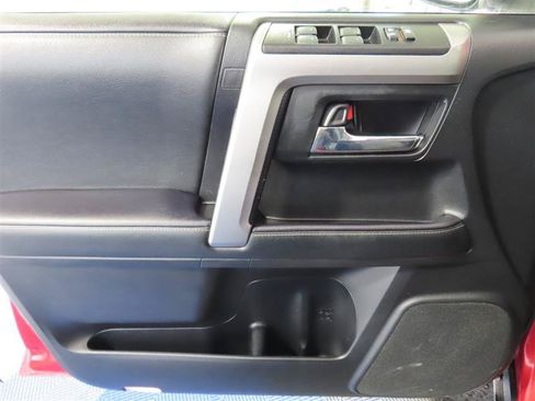 Used 2020 Toyota 4Runner SR5 AWD/4WD image 14