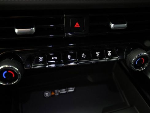 Used 2026 Chevrolet Suburban Z71 w/ Comfort Package image 29