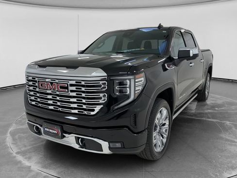 Used 2024 GMC Sierra 1500 Denali w/ Denali Reserve Package AWD/4WD image 7