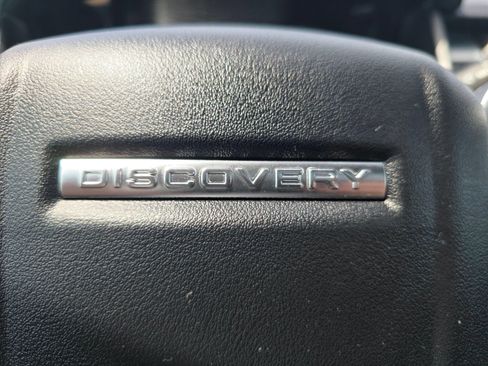 Used 2020 Land Rover Discovery Landmark AWD/4WD image 40