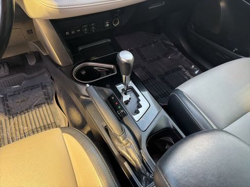 Used 2017 Toyota RAV4 Limited image 16
