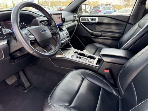 Used 2020 Ford Explorer XLT w/ Equipment Group 202A AWD/4WD image 13