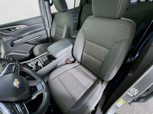 Used 2025 Chevrolet Traverse LT image 21