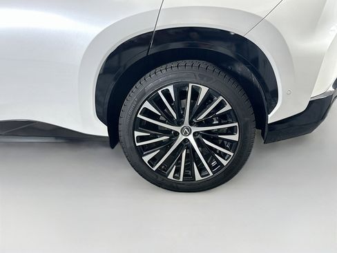 Used 2023 Lexus RZ 450e Premium w/ Technology Package AWD/4WD image 11