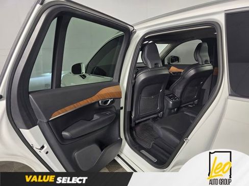 Used 2023 Volvo XC90 B6 Plus w/ Protection Package Premier AWD/4WD image 17