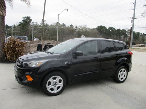 Used 2019 Ford Escape S image 4