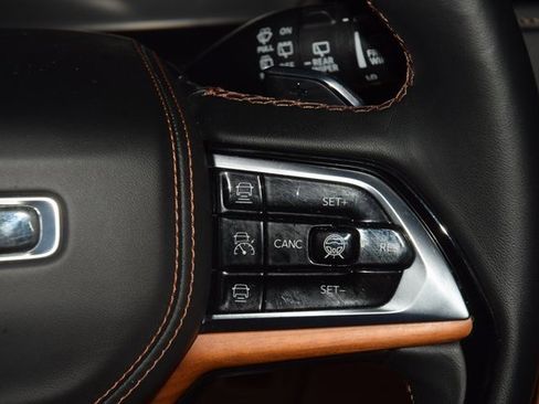 Used 2025 Jeep Grand Cherokee L Summit image 40