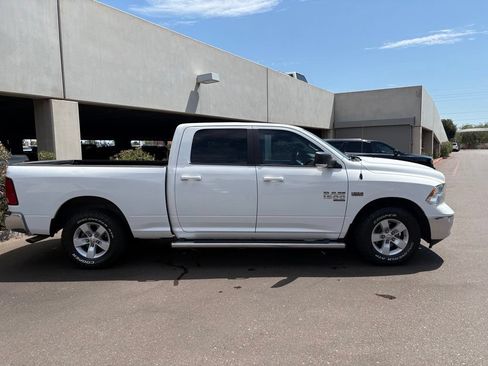Used 2020 RAM 1500 Classic SLT w/ Luxury Group RWD image 6