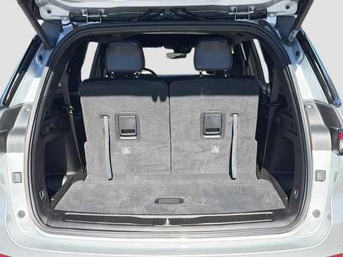 Used 2023 Jeep Grand Cherokee L Laredo image 12