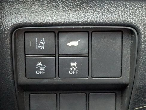 Used 2017 Honda CR-V Touring image 37