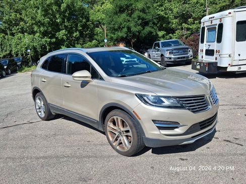 Used 2017 Lincoln MKC Reserve AWD/4WD image 2