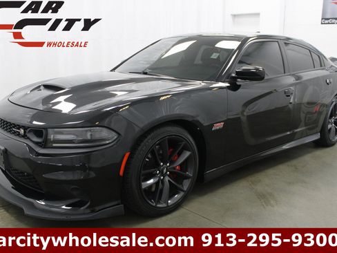 Used 2019 Dodge Charger Scat Pack image 1
