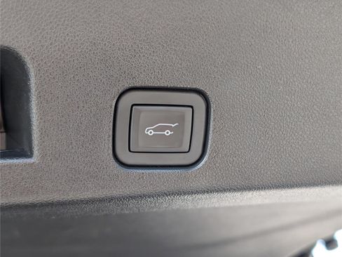 Used 2024 Chevrolet Traverse RS w/ LPO, Floor Liner Package AWD/4WD image 16