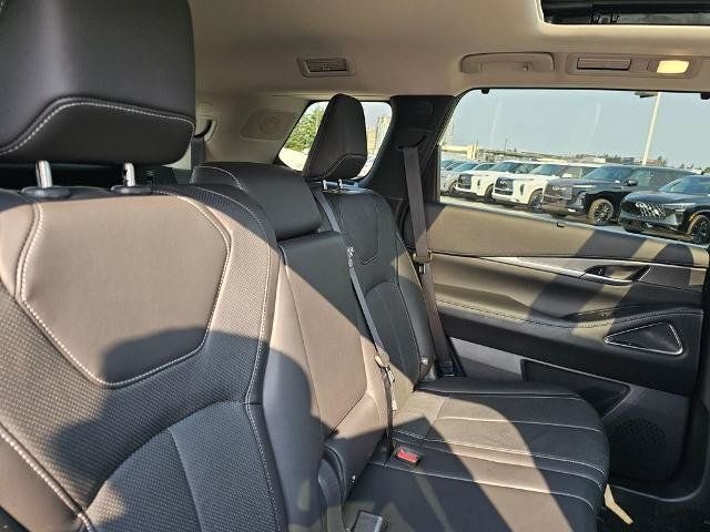 Certified 2025 INFINITI QX60 Luxe w/ Cargo Package AWD/4WD image 13