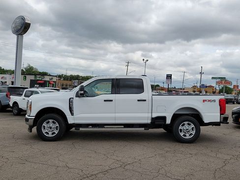 New 2026 Ford F250 XLT w/ FX4 Off-Road Package AWD/4WD image 3