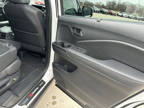 Used 2022 Honda Pilot TrailSport image 49