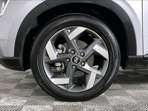Used 2022 Hyundai Venue SEL FWD image 8