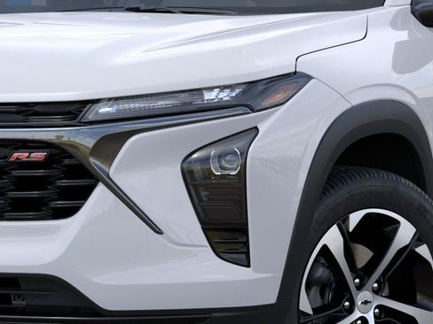 New 2026 Chevrolet Trax RS w/ Sunroof Package FWD image 24